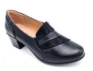 Elegantné dámske poltopánky na podpätku čierne